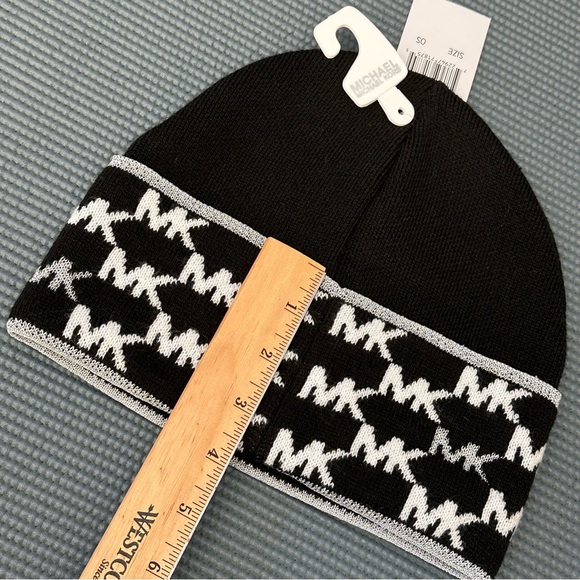Michael Michael Kors Womens Knit Cuffed Winter Beanie Hat 539330C Black Multi OS - Picture 9 of 15
